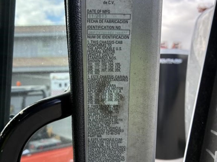 2014-peterbilt-320-image-20