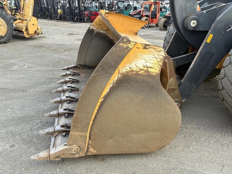2018-deere-644k-image-5