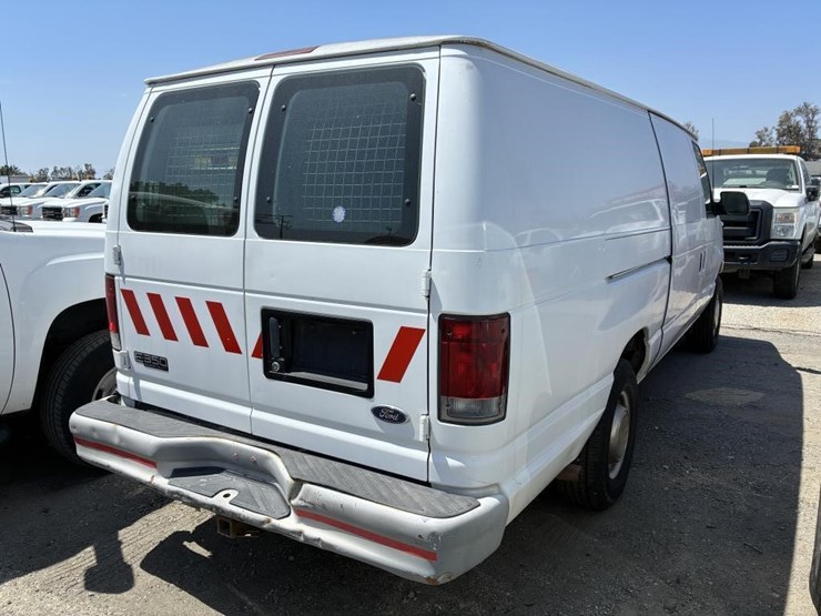 2002-ford-e350-sd-image-3