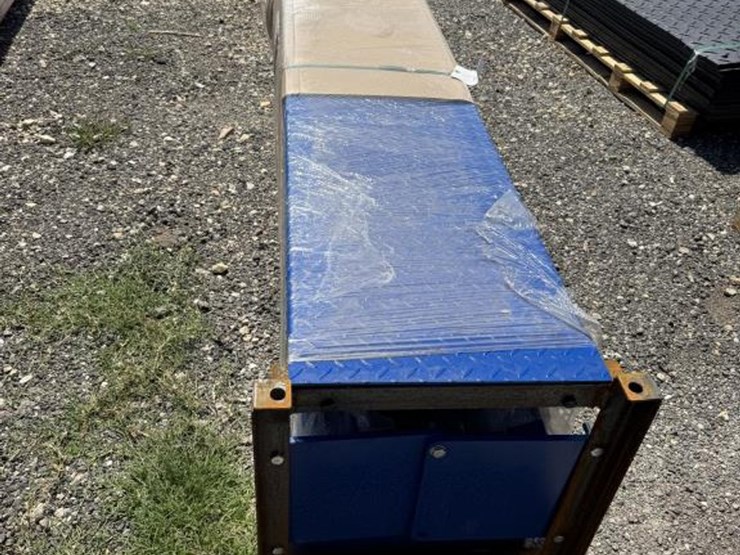 #114-•-four-post-car-lift---blue--fppl-image-1