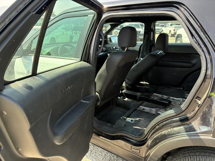 2019-ford-explorer-police-interceptor-image-16