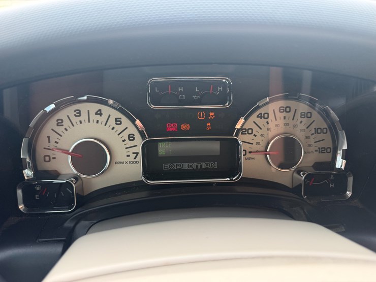 2012-ford-expedition-image-11