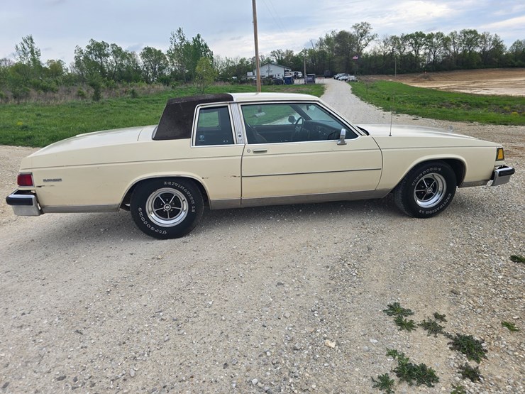 #24004-•-1984-buick-lesabre-passenger-car-image-13