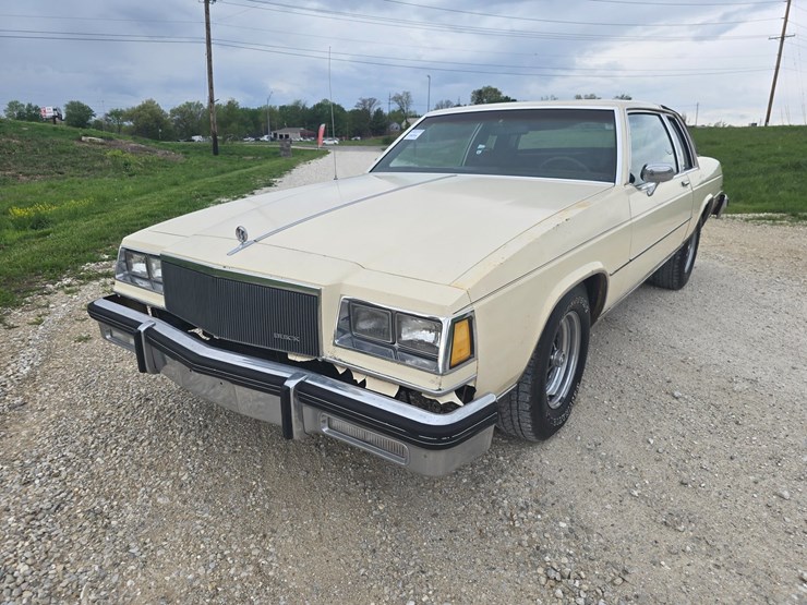 #24004-•-1984-buick-lesabre-passenger-car-image-1