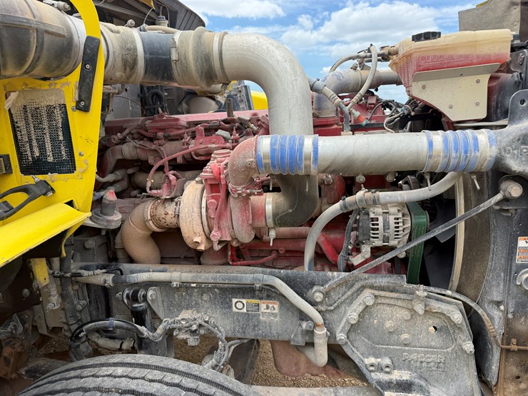2015-kenworth-t800-image-10