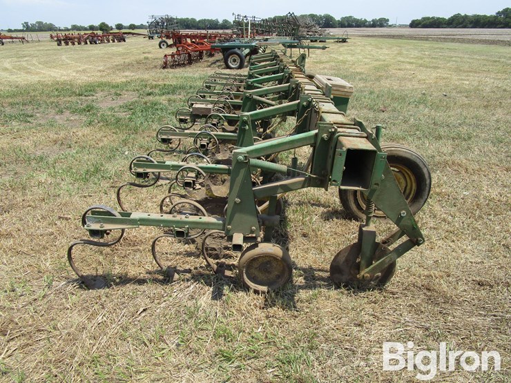 john-deere-825-image-4