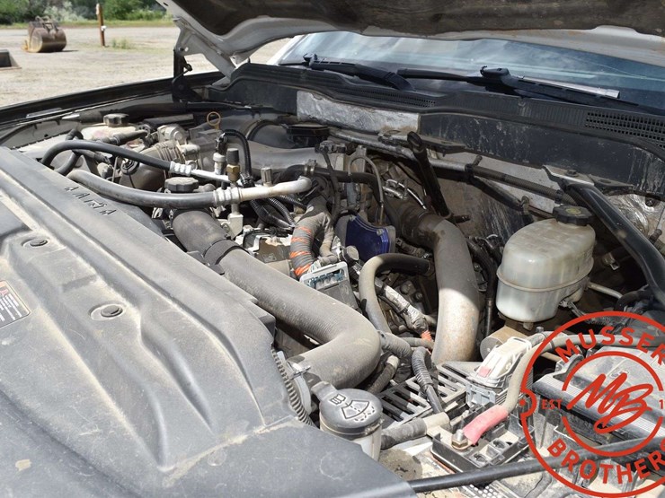 2015-chevrolet-3500-image-23