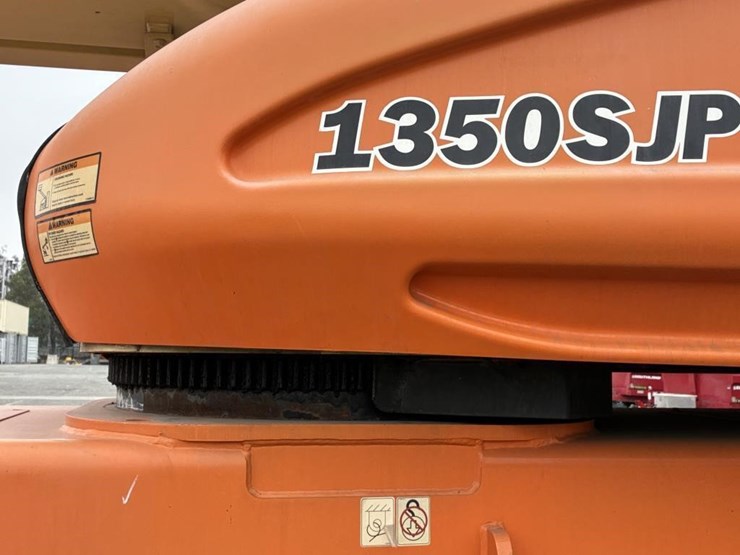 2008-jlg-1350sjp-image-22