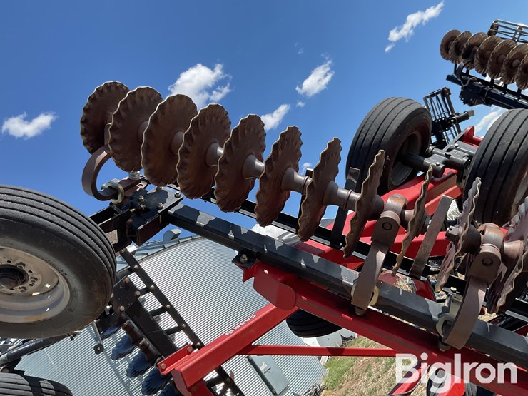 case-ih-330-image-16