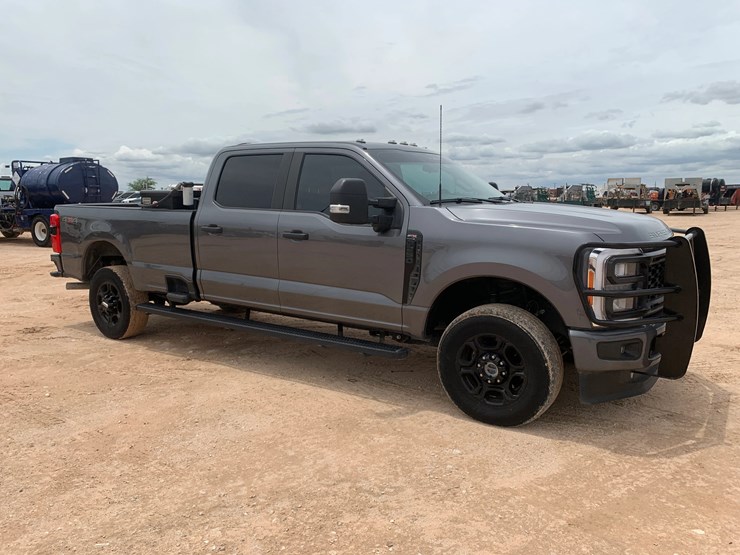 2023-ford-f250-image-6