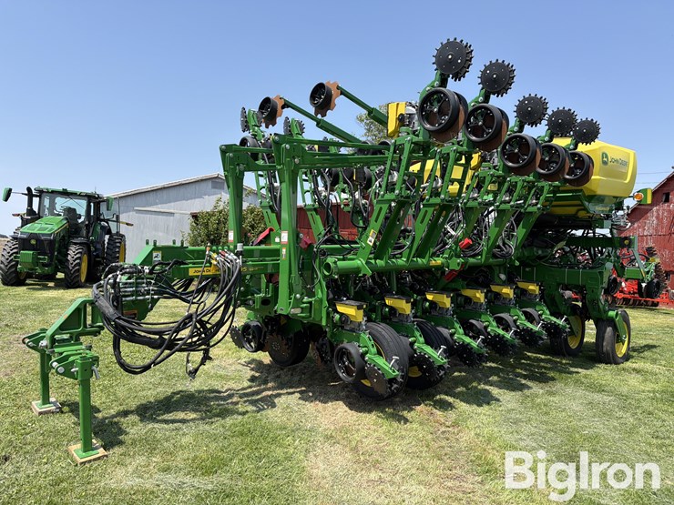 2024-john-deere-1795-image-1