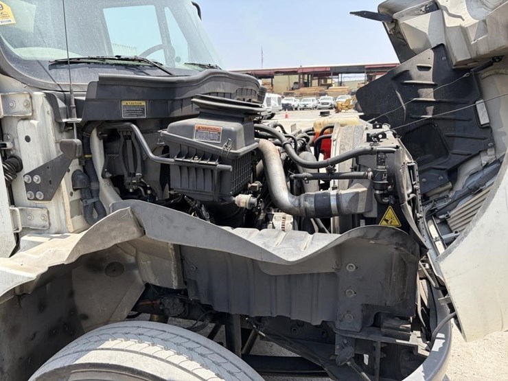 2014-international-durastar-4400-image-8