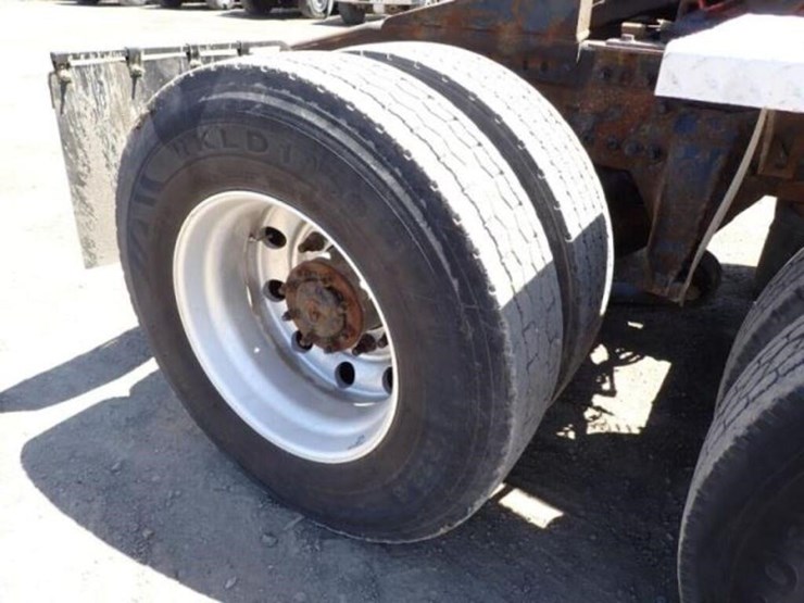 2018-freightliner-coronado-122-image-56