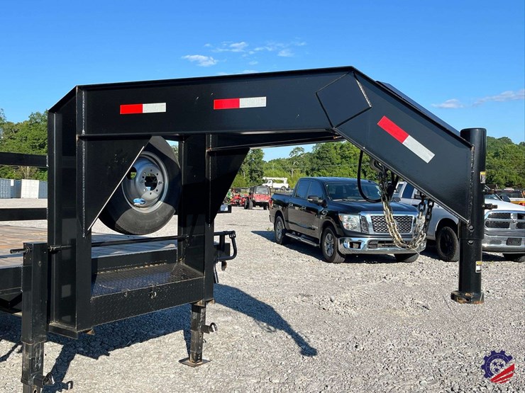 2025-c-&-w-trailers-dual-t/a-flatbed-gooseneck-trailer-image-20