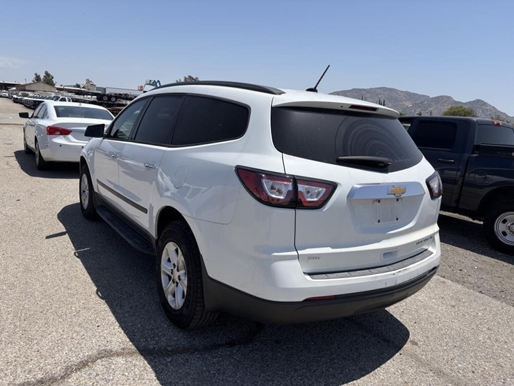 2016-chevrolet-traverse-image-2