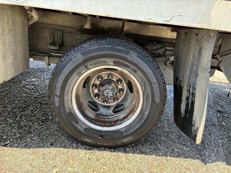 2015-chevrolet-3500hd-image-6