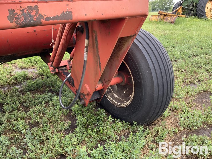 hesston-1014-image-15