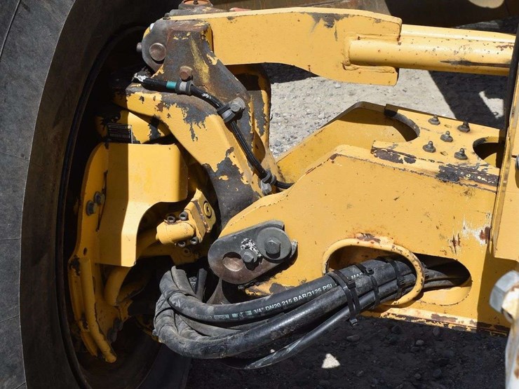 2008-deere-772d-image-21