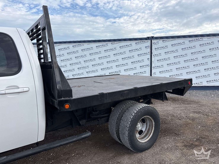 2007-chevrolet-silverado-3500hd-4x4-crew-cab-flatbed-truck-image-21