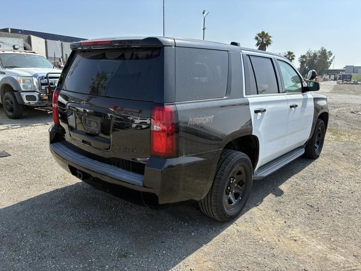 2018-chevrolet-tahoe-image-3