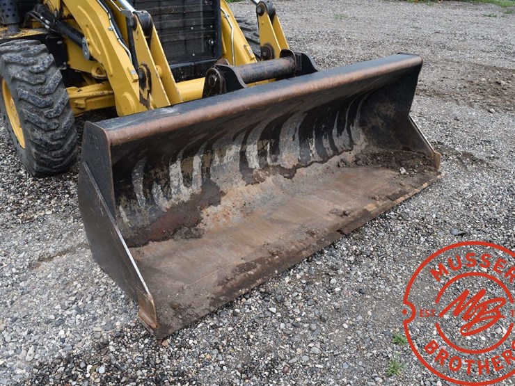 2016-caterpillar-420f2-it-image-29