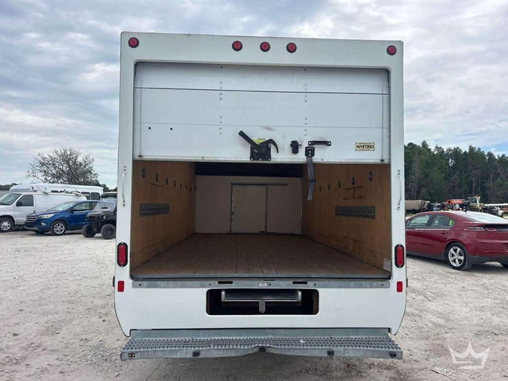 2023-ford-e450-image-24