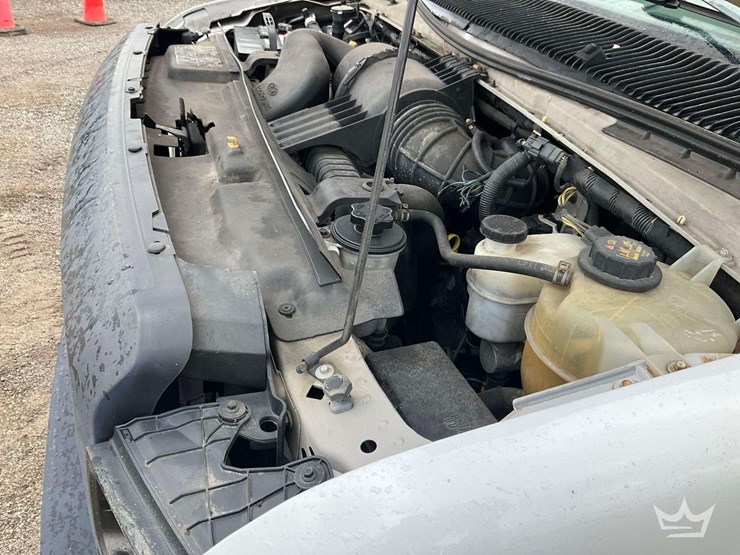 2013-ford-e350-image-10