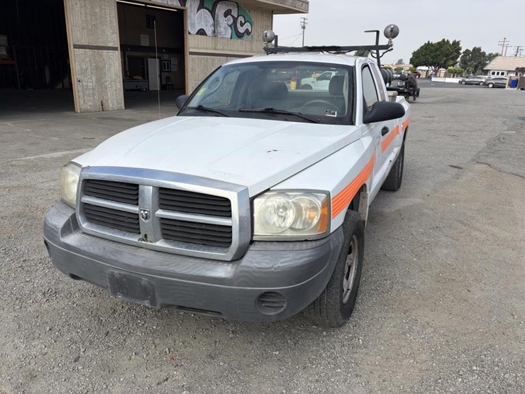 2007-dodge-dakota-image-1