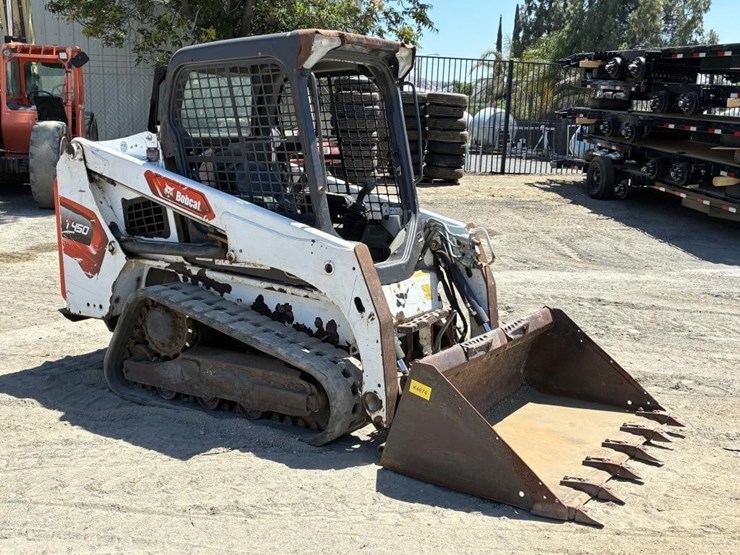 2022-bobcat-t450-image-2
