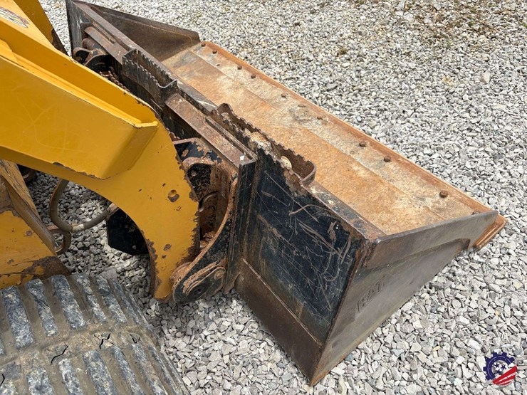 2022-caterpillar-259d3-image-78