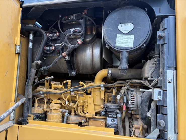 2019-deere-624l-image-28