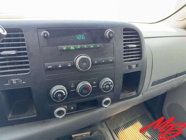 2010-chevrolet-silverado-1500-image-24