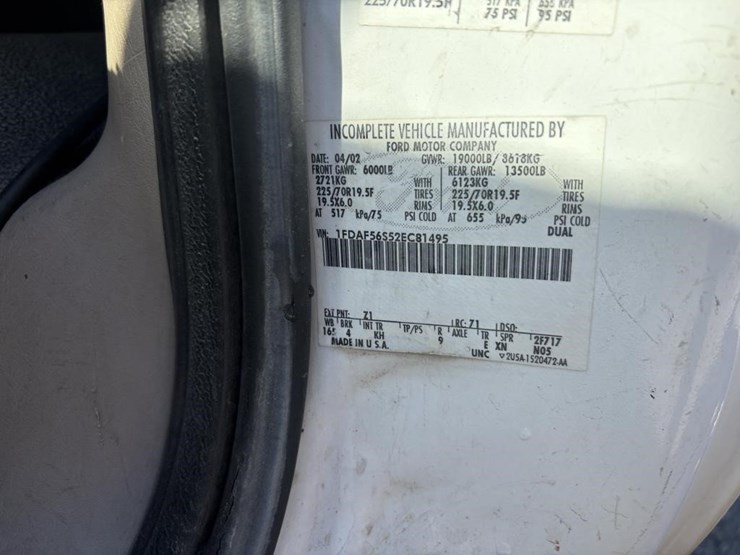 2002-ford-f550-image-17