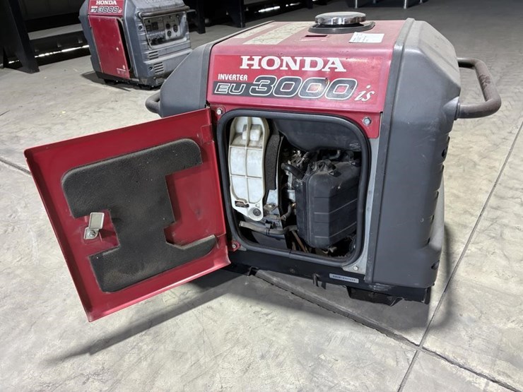 honda-eu3000is-image-9