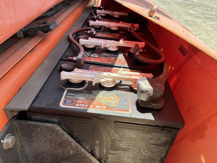 2011-jlg-e400ajpn-image-30