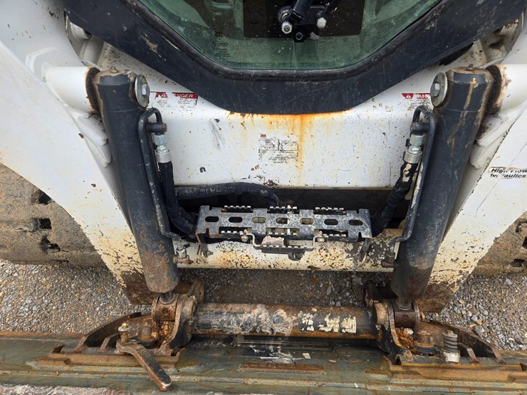 2023-bobcat-t770-image-24
