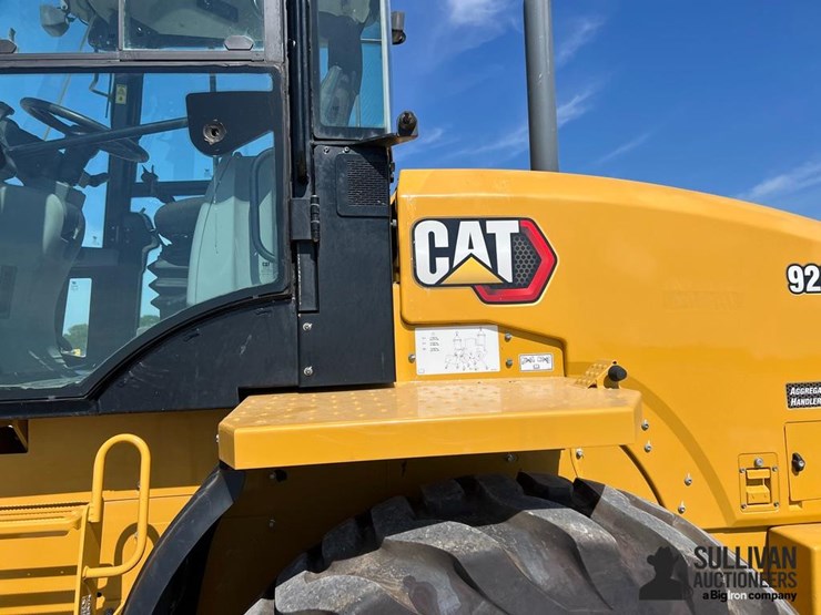 2022-caterpillar-920-image-13
