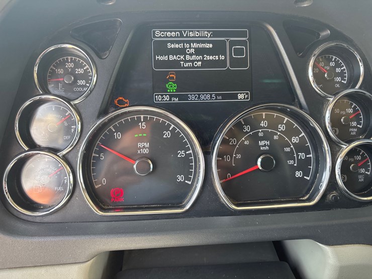 2020-peterbilt-567-image-12