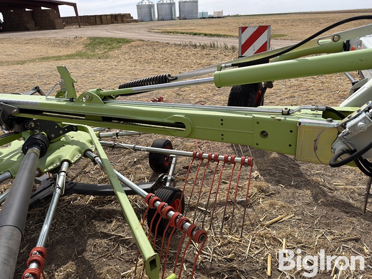 2015-claas-liner-2900-image-16