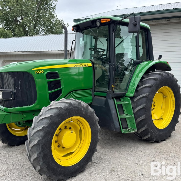 JOHN DEERE 7230