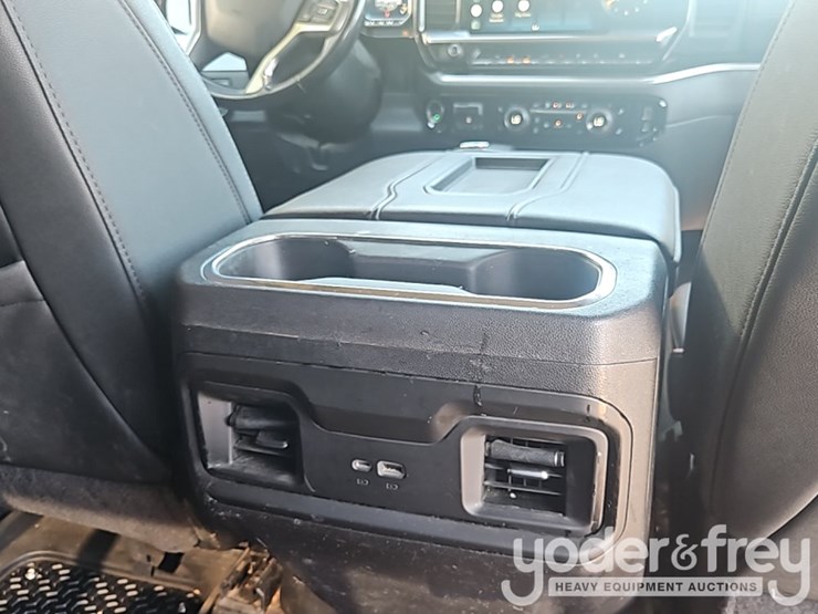 2022-chevrolet-1500-image-36