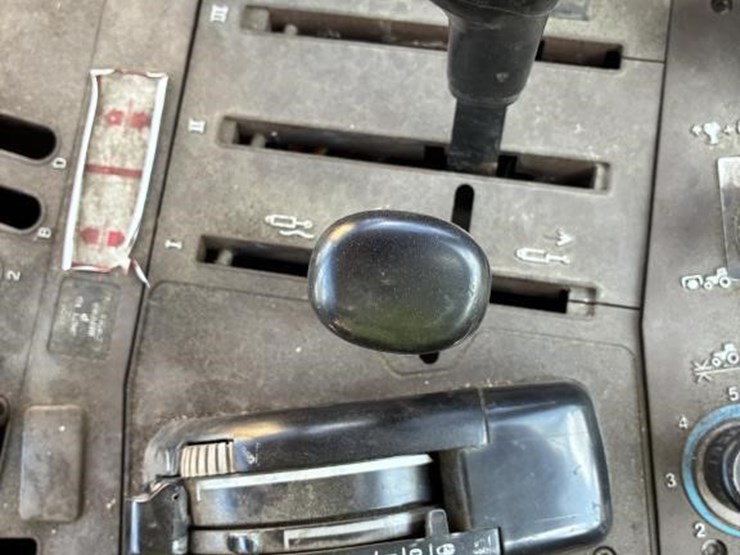 1999-john-deere-6410-image-25