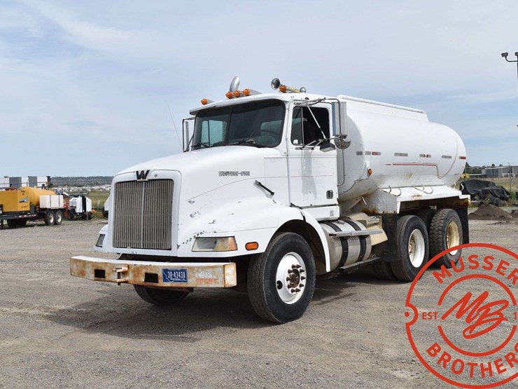 1992-western-star-3864s-image-1