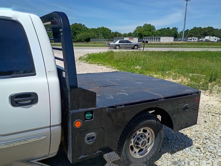 2005-gmc-sierra-2500-image-66