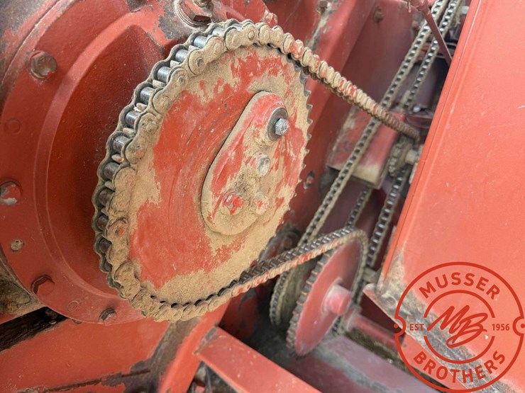 hesston-4570-image-11