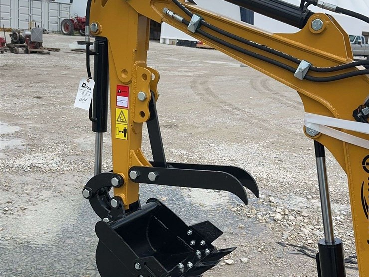 cfg-industrial-h13r-mini-excavator-image-7