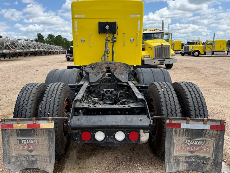 2016-kenworth-t800-image-6