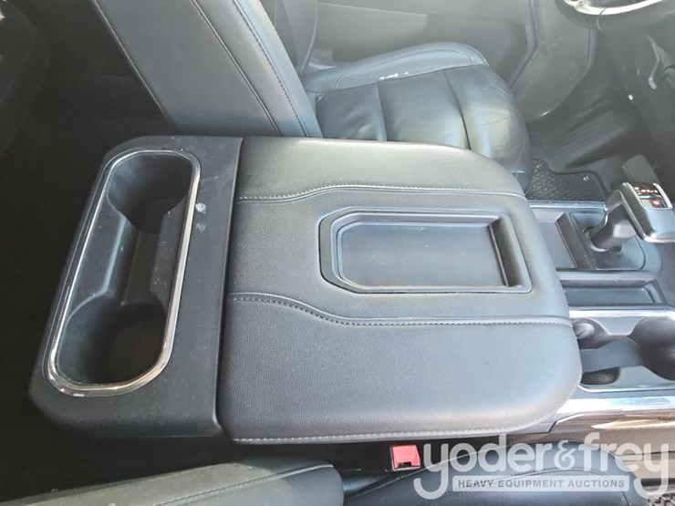 2022-chevrolet-1500-image-45