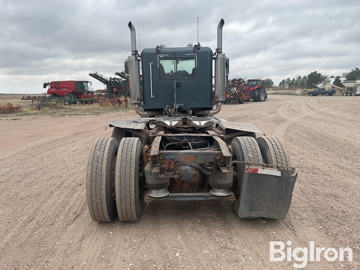 2006-freightliner-fld120-image-6