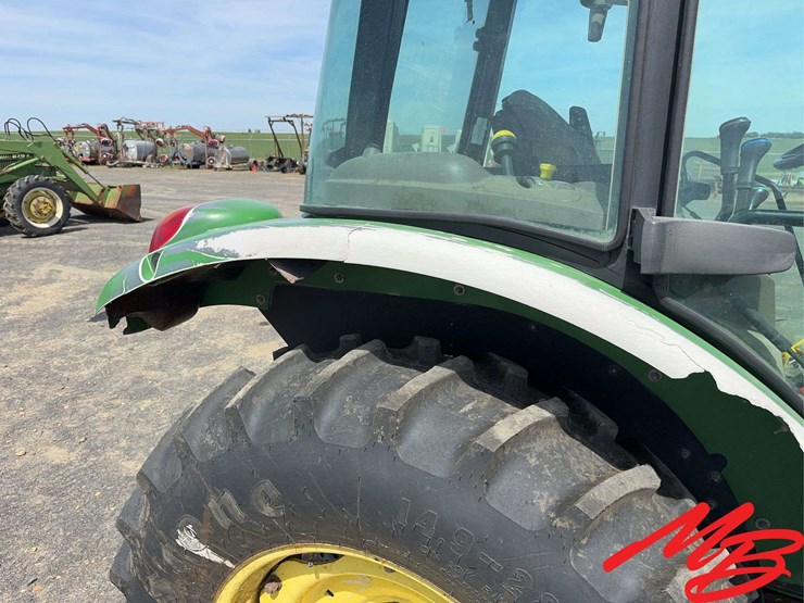 2012-john-deere-5100m-image-13